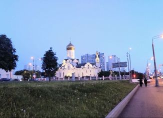 Продаю 3-ком. квартиру, 74 м2, Москва, улица Раменки, улица Раменки