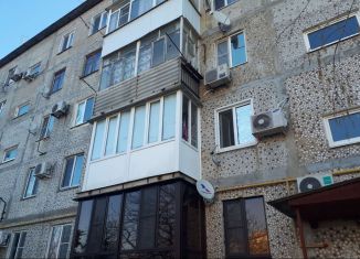 Продается 2-комнатная квартира, 51 м2, станица Полтавская, улица Ленина, 152