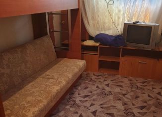 Продаю 2-комнатную квартиру, 43 м2, Кировск, улица Кирова, 33