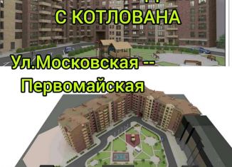 Продается однокомнатная квартира, 40 м2, Владикавказ, улица Шамиля Джикаева, 7А
