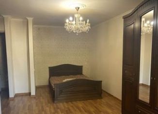 Сдается однокомнатная квартира, 32 м2, Нальчик, улица Мальбахова, 62, район Стрелка