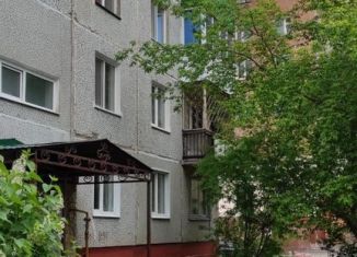 Продажа трехкомнатной квартиры, 62 м2, Омск, улица Комкова, 6