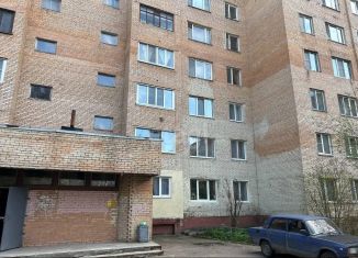 Двухкомнатная квартира на продажу, 47 м2, посёлок Оболенск, проспект Биологов, 1
