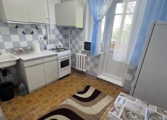 Сдается в аренду 1-ком. квартира, 33 м2, Бронницы, улица Пущина, 34