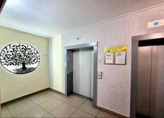 Продается двухкомнатная квартира, 77.3 м2, Курганская область, улица Кирова, 119Б