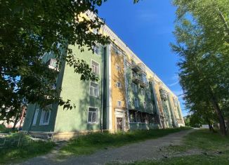 Продам четырехкомнатную квартиру, 105 м2, Свердловская область, улица Жуковского, 20