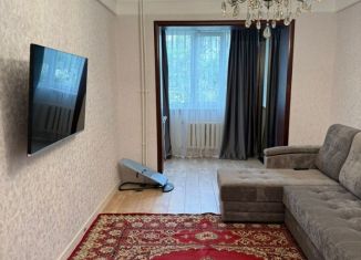 Сдаю в аренду двухкомнатную квартиру, 58 м2, Дагестан, улица Хизроева, 37