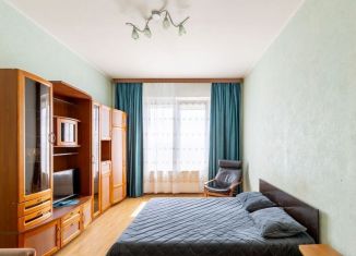 Продам 2-комнатную квартиру, 543 м2, Санкт-Петербург, проспект Ветеранов, 130