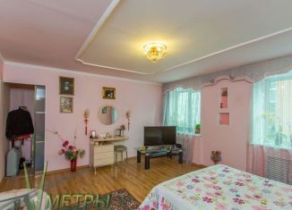 Продам 4-комнатную квартиру, 105 м2, Владивосток, проспект Красного Знамени, 38, Фрунзенский район