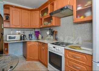 Продам трехкомнатную квартиру, 60 м2, Тюменская область, Олимпийская улица, 36