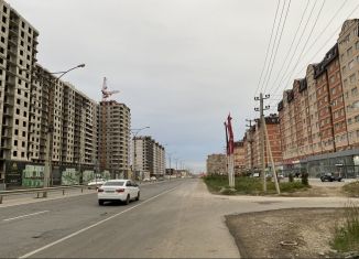 Продам трехкомнатную квартиру, 103 м2, Каспийск, проспект Омарова, 20