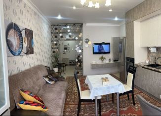 Продается двухкомнатная квартира, 81 м2, Краснодарский край, улица Жуковского, 10