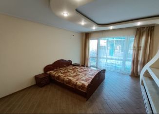 Трехкомнатная квартира на продажу, 64 м2, село Раздольное, Ароматная улица, 3