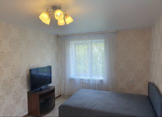 Сдам 1-комнатную квартиру, 32 м2, Новгородская область, Хутынская улица, 27к2