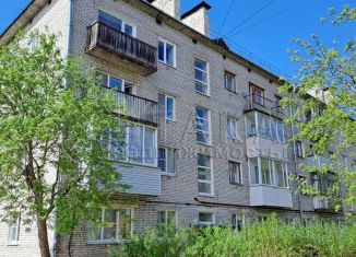 Продается двухкомнатная квартира, 45 м2, Ленинградская область, Сосновая улица, 13Б