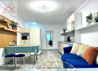 Продаю 5-ком. квартиру, 80 м2, Ялта, Ленинградская улица, 5