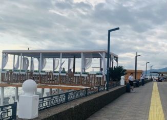 Сдам 2-комнатную квартиру, 57 м2, Сочи, улица Молокова, 32, микрорайон Черемушки