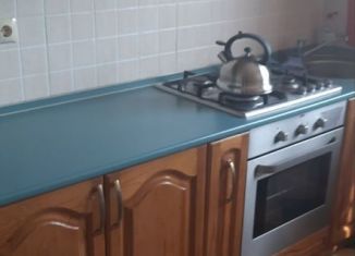 Сдается двухкомнатная квартира, 50 м2, Краснодар, улица Полины Осипенко, 3, микрорайон Дубинка