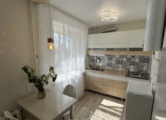 2-ком. квартира в аренду, 40 м2, Кудымкар, улица Строителей, 1