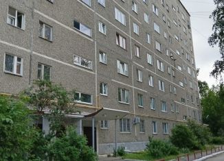 Продается четырехкомнатная квартира, 63 м2, Свердловская область, Уральская улица, 58к1
