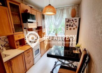 Продается трехкомнатная квартира, 57.4 м2, Саратов, Новоузенская улица, 58/76