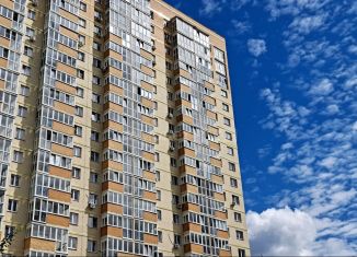 Продам 3-ком. квартиру, 88 м2, Калуга, улица Пухова, 56, ЖК Поле Свободы