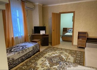 Сдается в аренду дом, 40 м2, село Кабардинка, улица Советов, 6