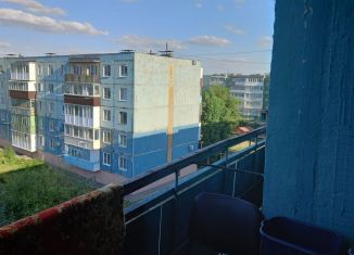 Продаю трехкомнатную квартиру, 76 м2, Зверево, улица Осташенко, 19
