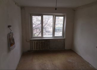 Продается двухкомнатная квартира, 34 м2, Черкесск, улица Космонавтов, 10