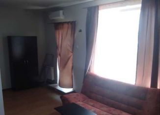 Сдам в аренду 3-комнатную квартиру, 55 м2, Кореновск, улица Калинина, 48