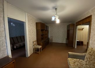 Продается двухкомнатная квартира, 44 м2, Луга, проспект Кирова, 93