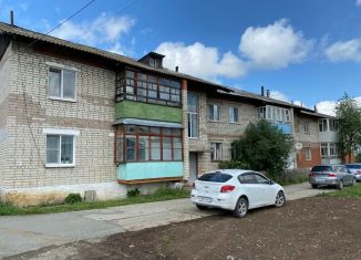 Продажа трехкомнатной квартиры, 60.9 м2, поселок городского типа Шаля, улица Свердлова, 10А