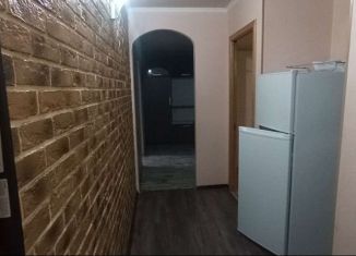 Трехкомнатная квартира в аренду, 56 м2, Краснодар, улица Радищева, 5