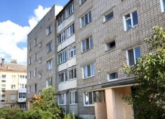 Продается 2-ком. квартира, 50 м2, Кудымкар, улица 50 лет Октября, 40