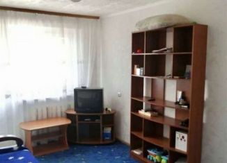 Продаю 2-комнатную квартиру, 42 м2, Урюпинск, площадь Комсомола, 2