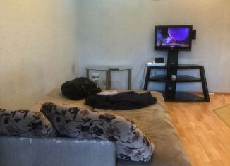 Сдаю 1-ком. квартиру, 40 м2, Орёл, улица Гуртьева, 16