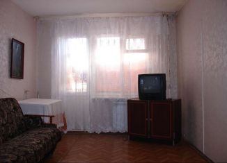 Продаю двухкомнатную квартиру, 47 м2, Петровск, улица Куйбышева, 13В