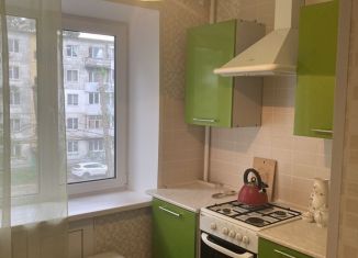 Продается 3-комнатная квартира, 63 м2, Саратовская область, улица Колотилова, 8