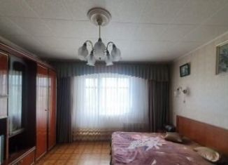 Продается 2-комнатная квартира, 62 м2, Челябинская область, улица Молодогвардейцев, 70В