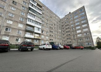 Продается 2-комнатная квартира, 50 м2, поселок городского типа Мурмаши, Советская улица, 31