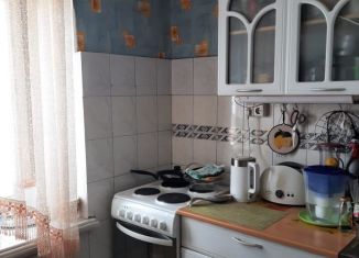 Продается трехкомнатная квартира, 58.7 м2, Бийск, улица Петра Мерлина, 2