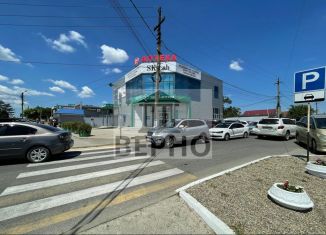 Продаю помещение свободного назначения, 403 м2, Крымск, улица Комарова, 1