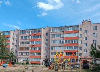 Сдаю в аренду 2-ком. квартиру, 76 м2, Валдай, улица Ленина, 39А