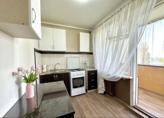 Продается 2-комнатная квартира, 50 м2, Ставропольский край, проспект Калинина, 2к2