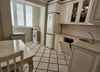 Продам 2-ком. квартиру, 55 м2, Нальчик, район Предгорный, Московская улица, 6