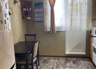 Продажа 2-ком. квартиры, 56 м2, Мурманск, улица Капитана Маклакова, 29