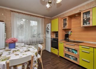 Продам 3-ком. квартиру, 105.2 м2, Тюменская область, Холодильная улица, 116