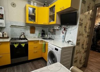 Продается трехкомнатная квартира, 72.7 м2, Уфа, улица Орджоникидзе, 15