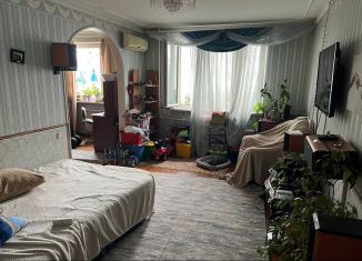 Сдача в аренду трехкомнатной квартиры, 80 м2, Москва, улица Генерала Кузнецова, метро Жулебино