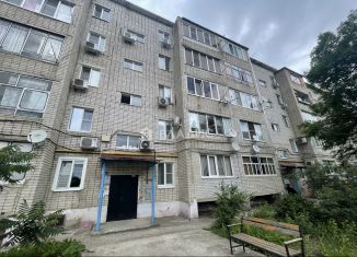 Продается 1-комнатная квартира, 32 м2, Адыгейск, проспект Ленина, 22